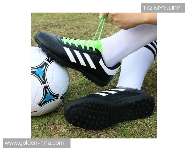 提升球技的秘密武器Nike足球训练鞋助你在场上更自信更出色